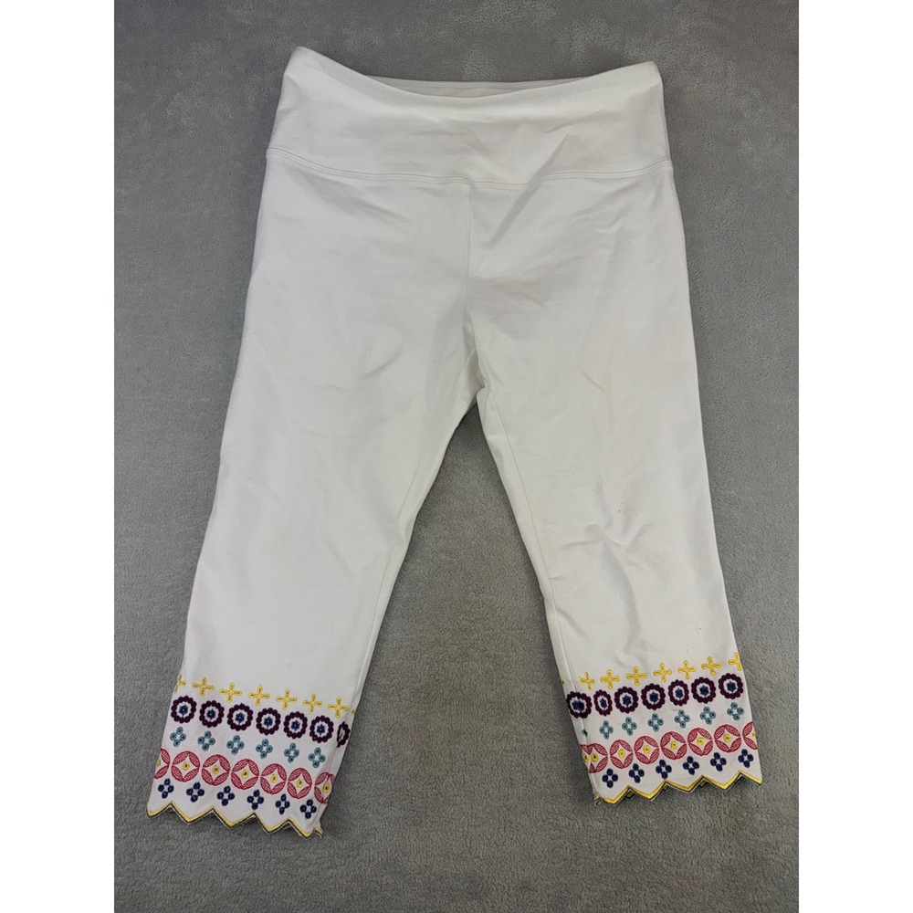 Intro Love the Fit White Capri Leggings 32X20 Embroidered Scalloped Hem Petite L